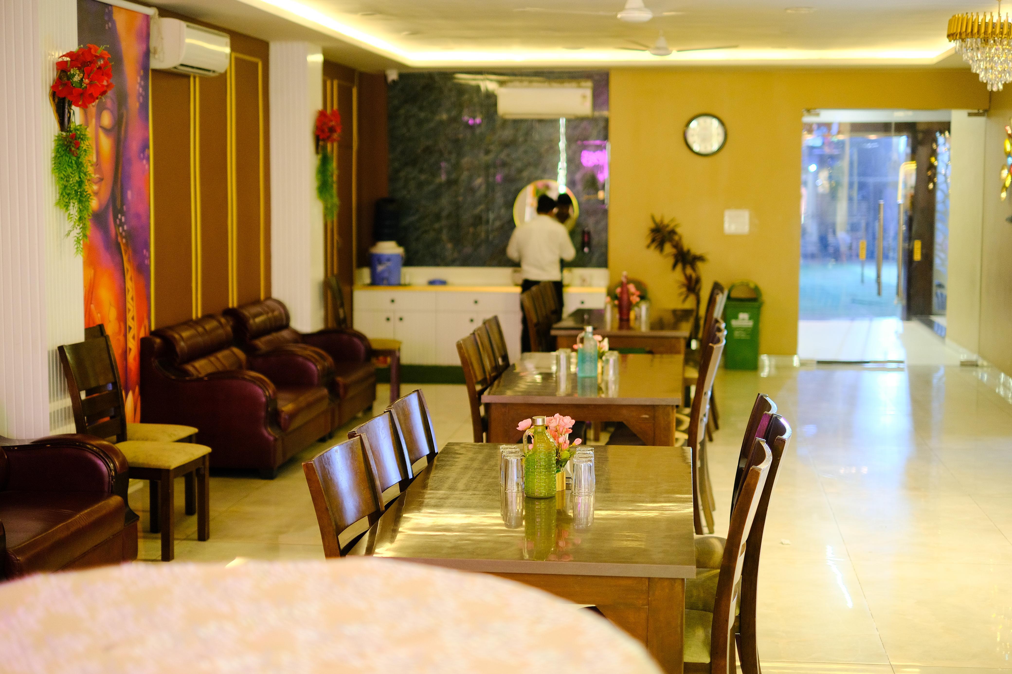 Plush Lounge & Dining Seating